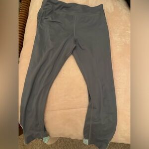 Kids Girls Champion grey w/mint green capri (short) leggings size XL🩶🩶🩶🤗